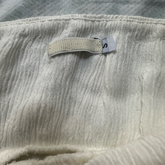 Brandy Melville White Europe Exclusive Top - Picture 2 of 3